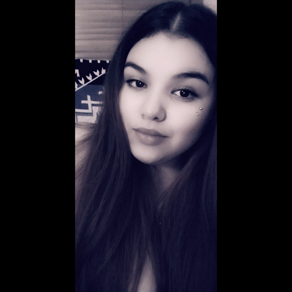 Meet your Posher, Cassandra